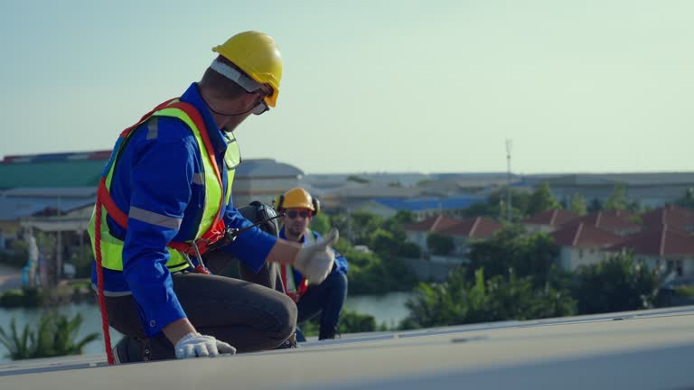 Best Emergency Roof Repair Services  in Grosse Pointe, MI