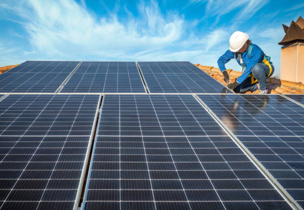 Best Roof Maintenance and Cleaning  in Grosse Pointe, MI